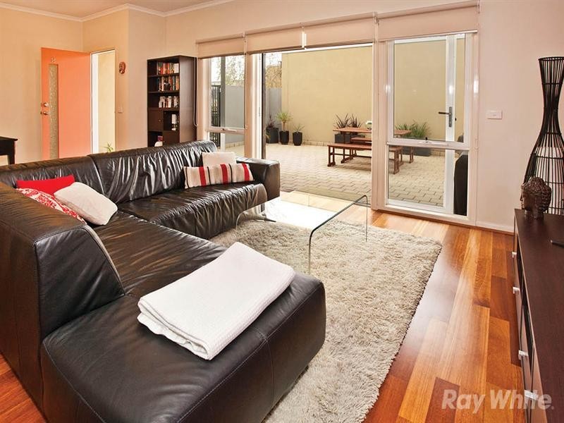 2/22 Tulloch Grove, Glen Waverley VIC 3150