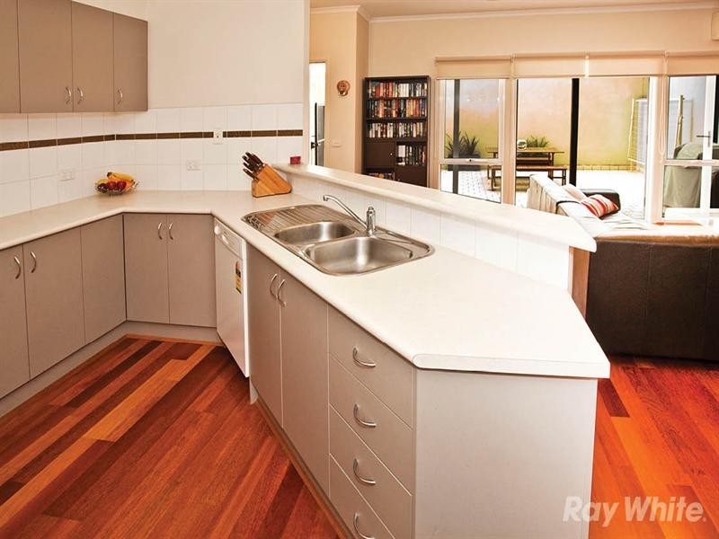 2/22 Tulloch Grove, Glen Waverley VIC 3150