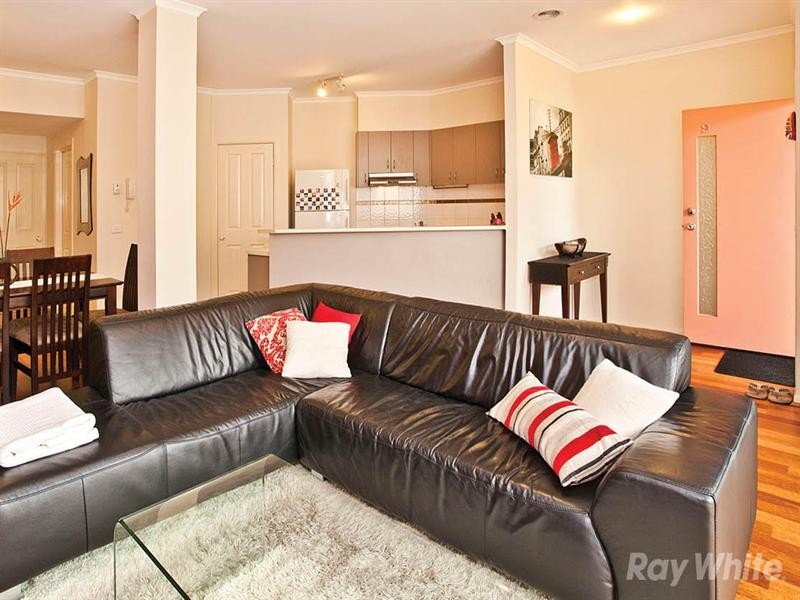 2/22 Tulloch Grove, Glen Waverley VIC 3150