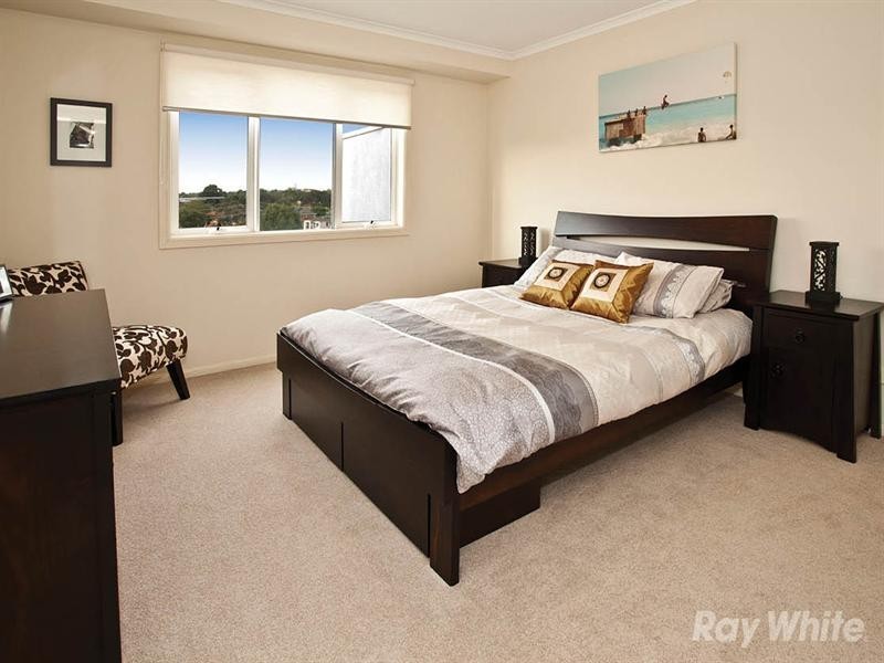 2/22 Tulloch Grove, Glen Waverley VIC 3150