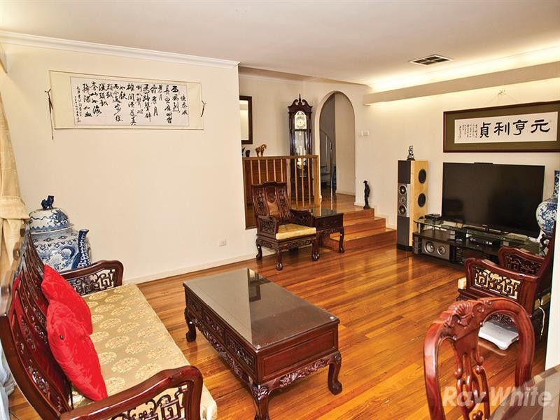 27 Charlotte Street, Glen Waverley VIC 3150