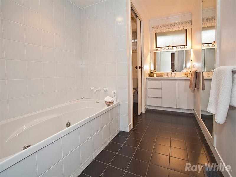 45 Madeline Street, Glen Waverley VIC 3150