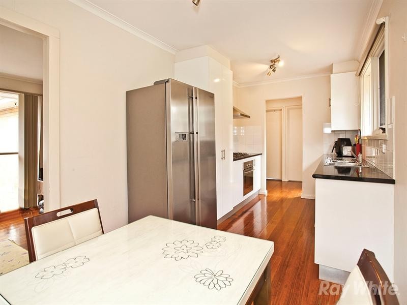 52 Grantley Drive, Glen Waverley VIC 3150