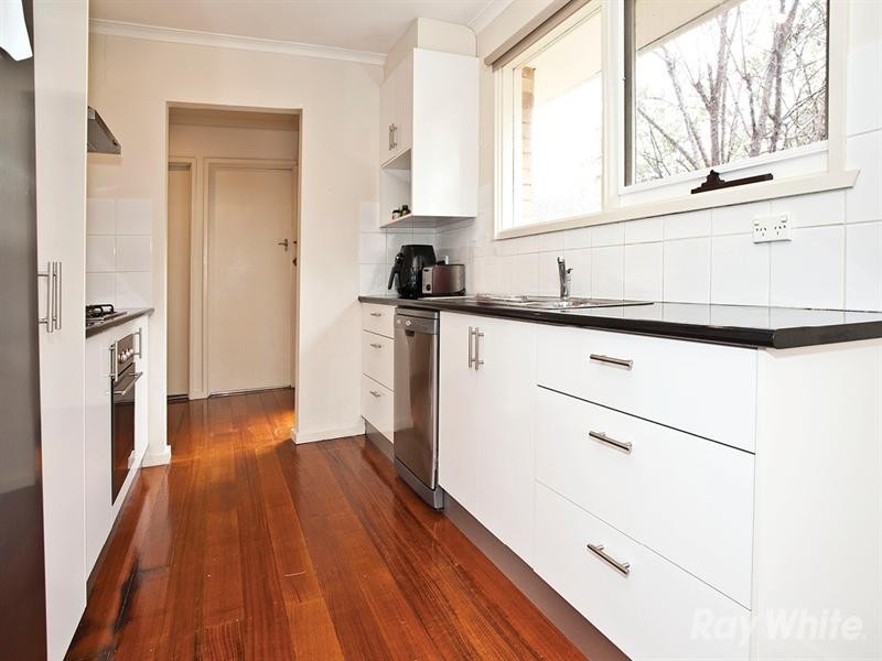 52 Grantley Drive, Glen Waverley VIC 3150