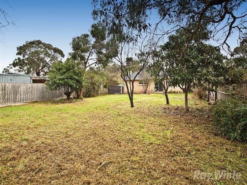 52 Grantley Drive, Glen Waverley VIC 3150