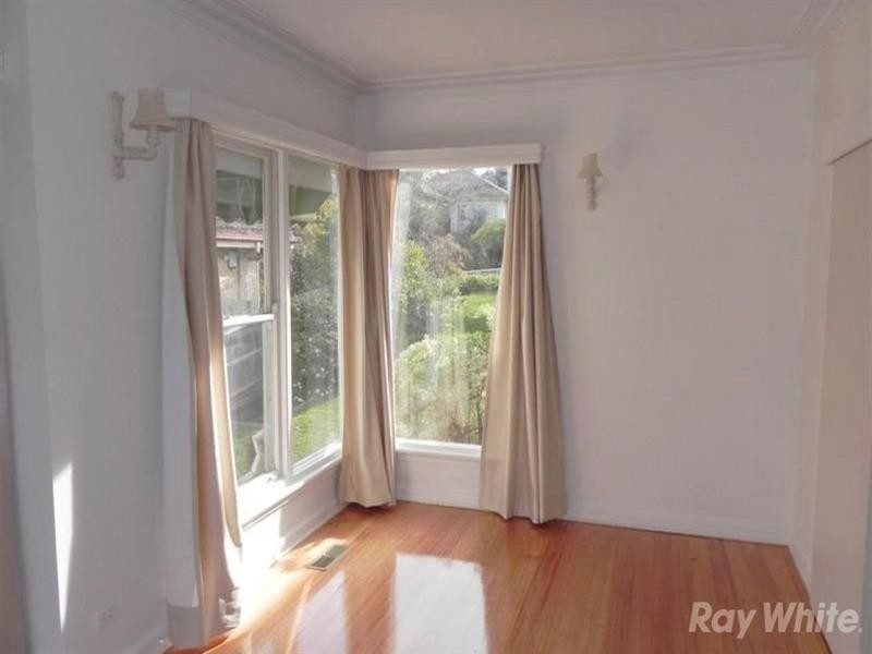 10 Leonard Street, Burwood VIC 3125