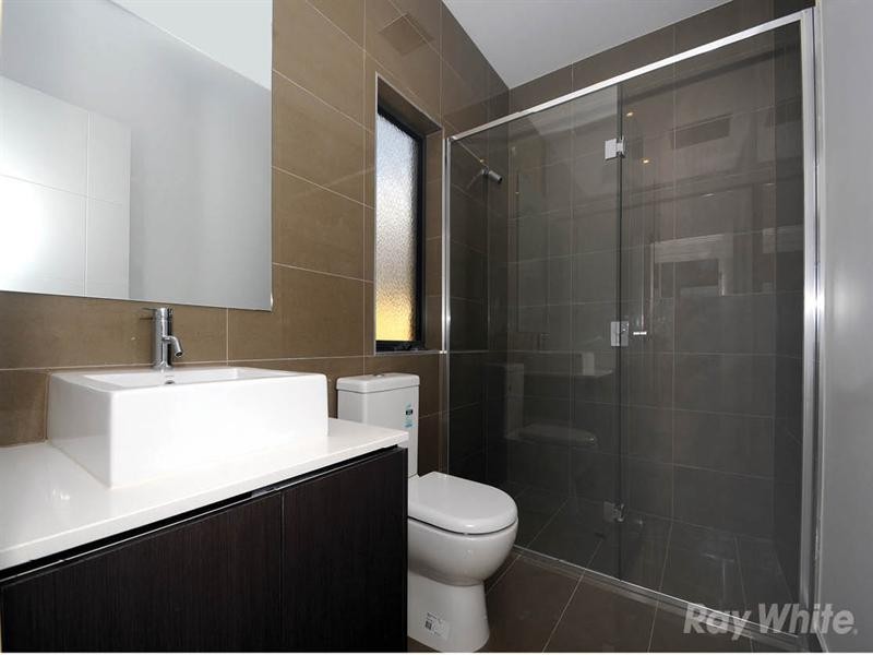 2/2 Kambara Drive, Mulgrave VIC 3170