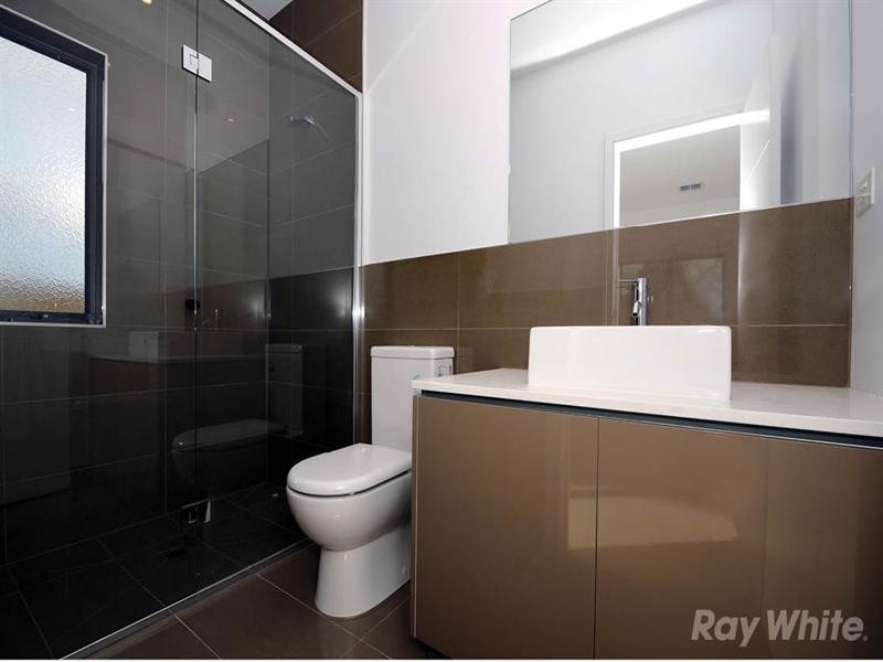 2/2 Kambara Drive, Mulgrave VIC 3170