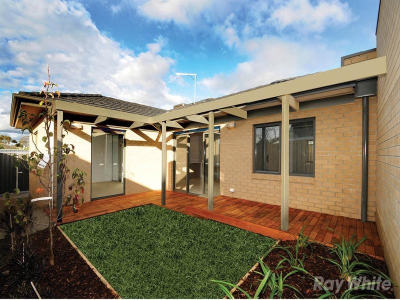 2/2 Kambara Drive, Mulgrave VIC 3170