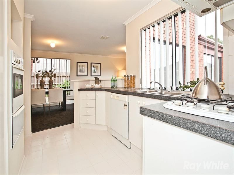 8 Baroda Avenue, Glen Waverley VIC 3150