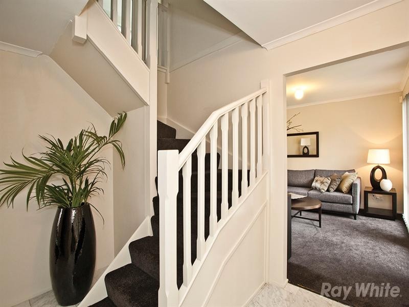 8 Baroda Avenue, Glen Waverley VIC 3150