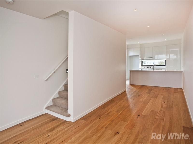 32 Oak Terrace, Wheelers Hill VIC 3150