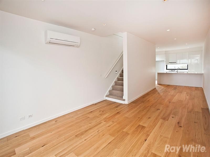 32 Oak Terrace, Wheelers Hill VIC 3150