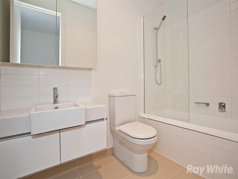 32 Oak Terrace, Wheelers Hill VIC 3150