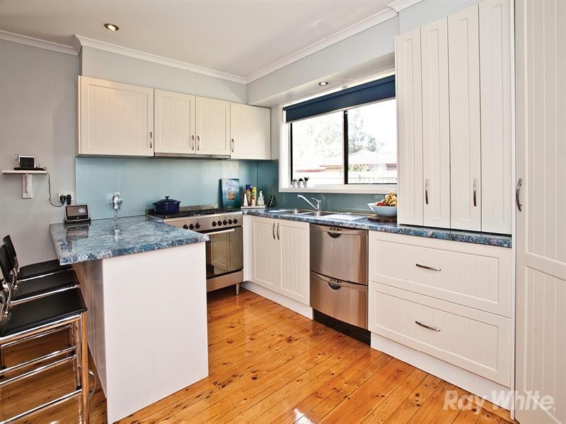 38 Excalibur Avenue, Glen Waverley VIC 3150