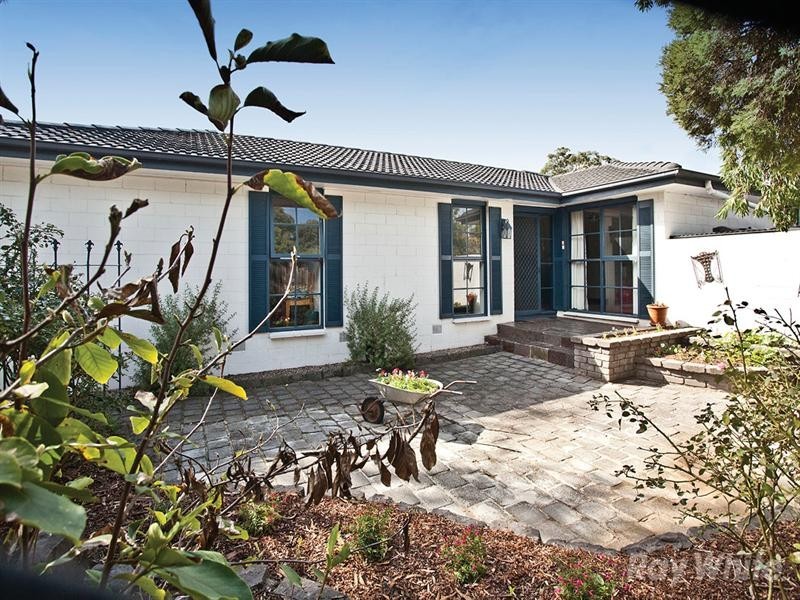 38 Excalibur Avenue, Glen Waverley VIC 3150