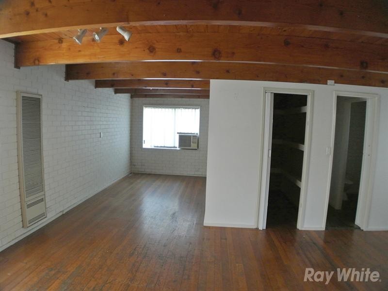 10 Radleigh Drive, Wheelers Hill VIC 3150