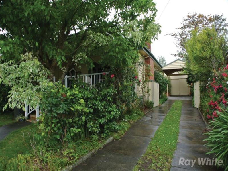 34 Vannam Drive, Ashwood VIC 3147