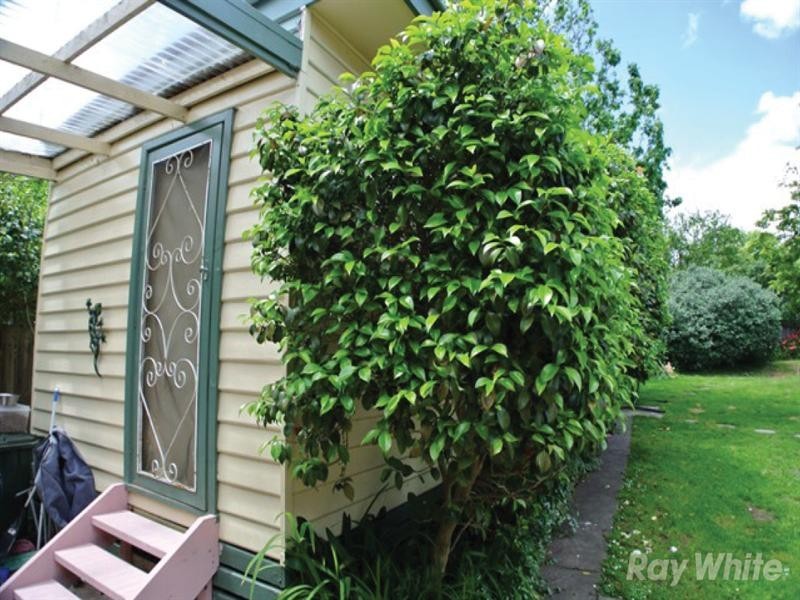 34 Vannam Drive, Ashwood VIC 3147