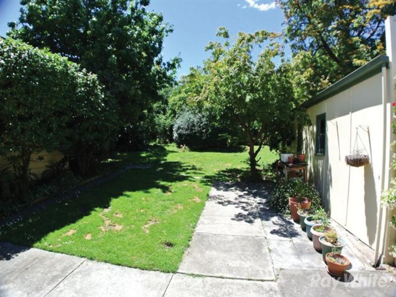 34 Vannam Drive, Ashwood VIC 3147