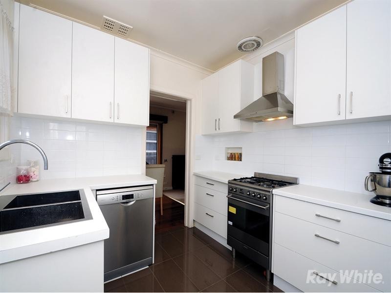 10 Lewis Street, Mount Waverley VIC 3149