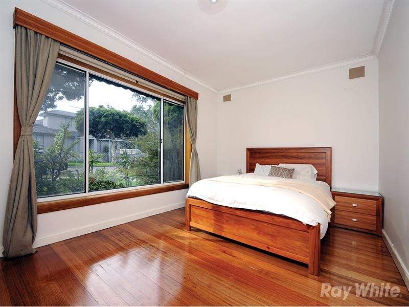 10 Lewis Street, Mount Waverley VIC 3149