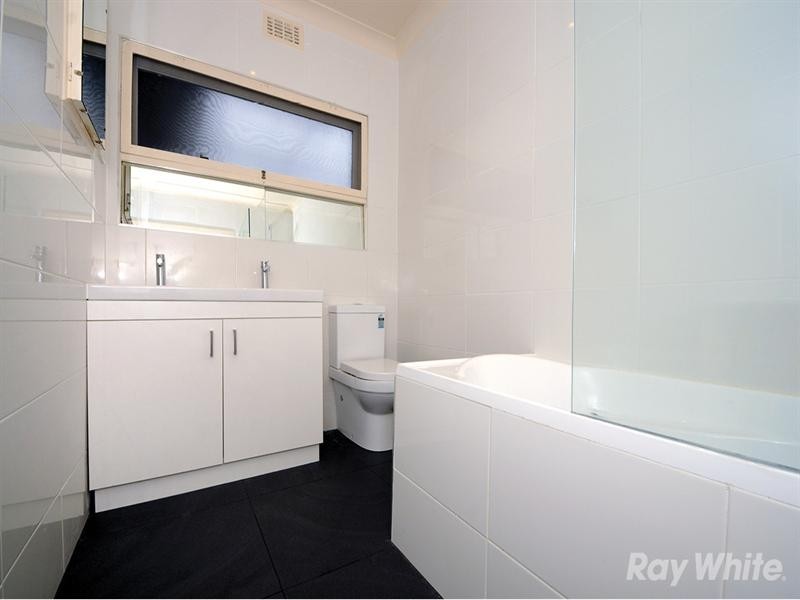 10 Lewis Street, Mount Waverley VIC 3149