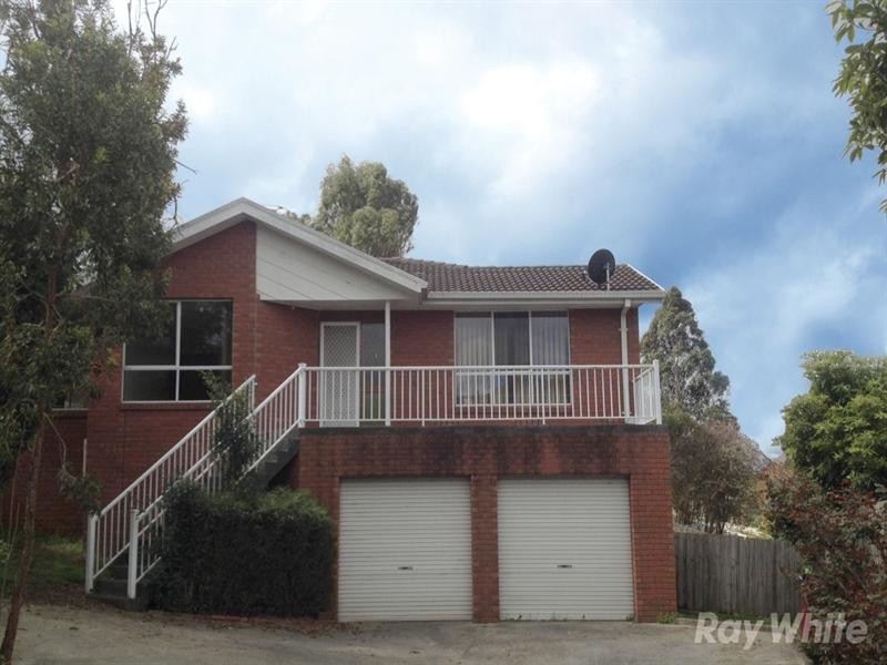 2/6 Rheanva Street, Berwick VIC 3806