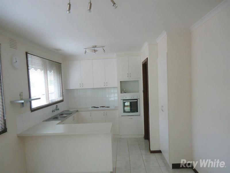 11 Ealing Court, Glen Waverley VIC 3150