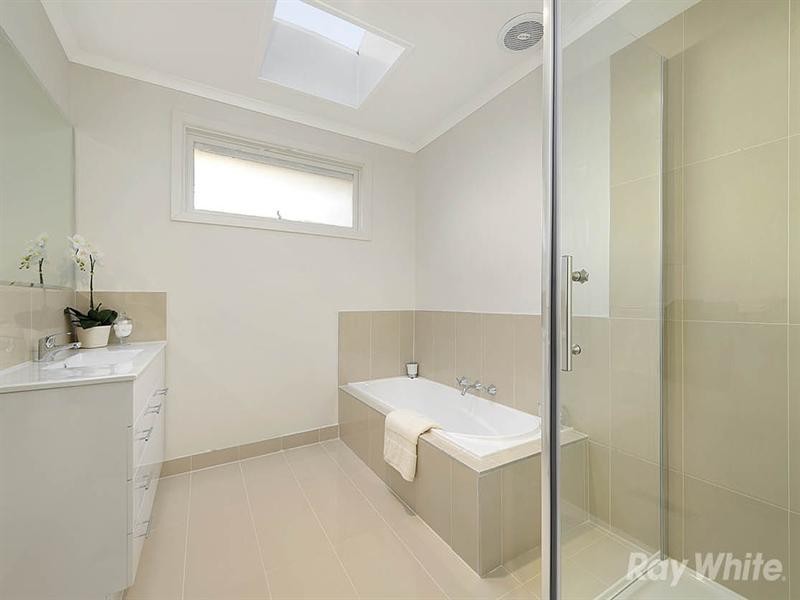 11 Chepstow Court, Noble Park North VIC 3174