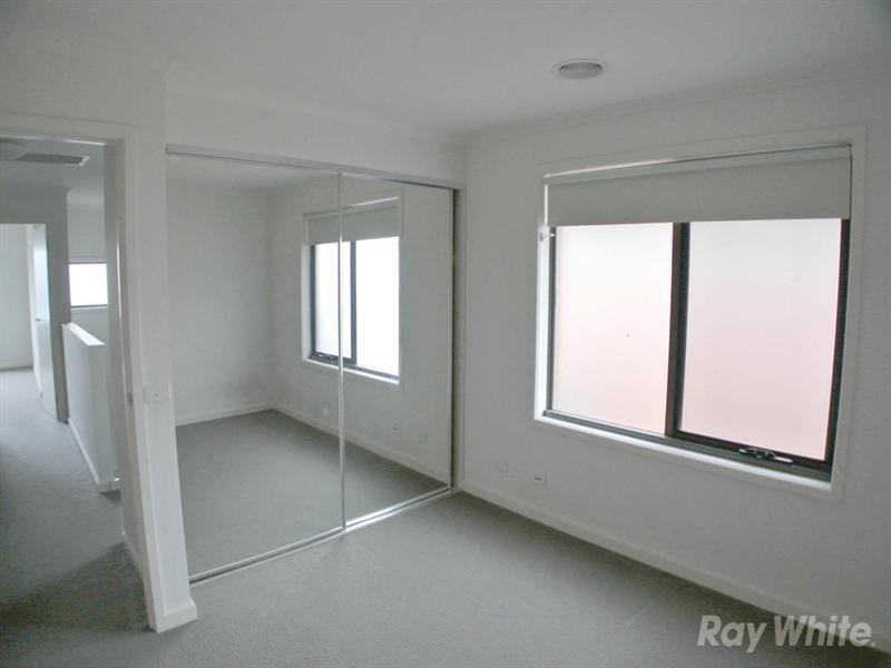 61 Waverley Park Drive, Mulgrave VIC 3170