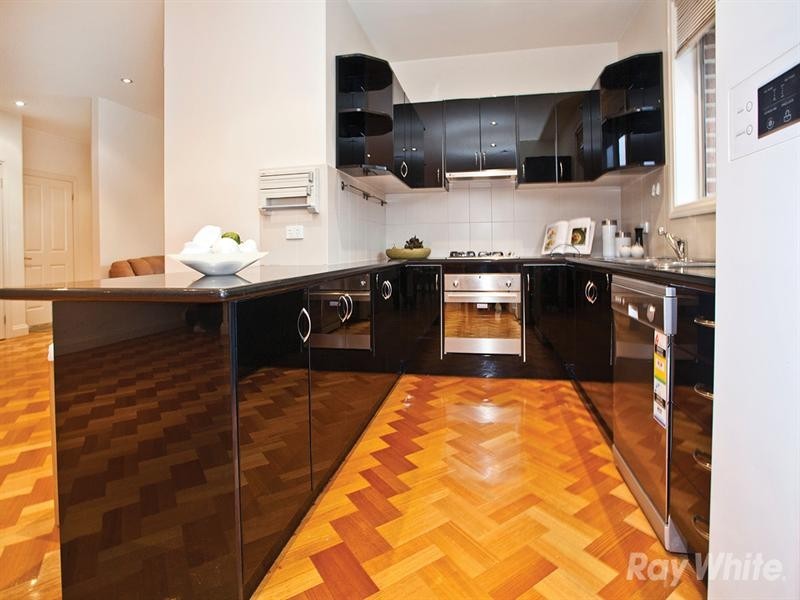 2/6 Short Street, Glen Waverley VIC 3150