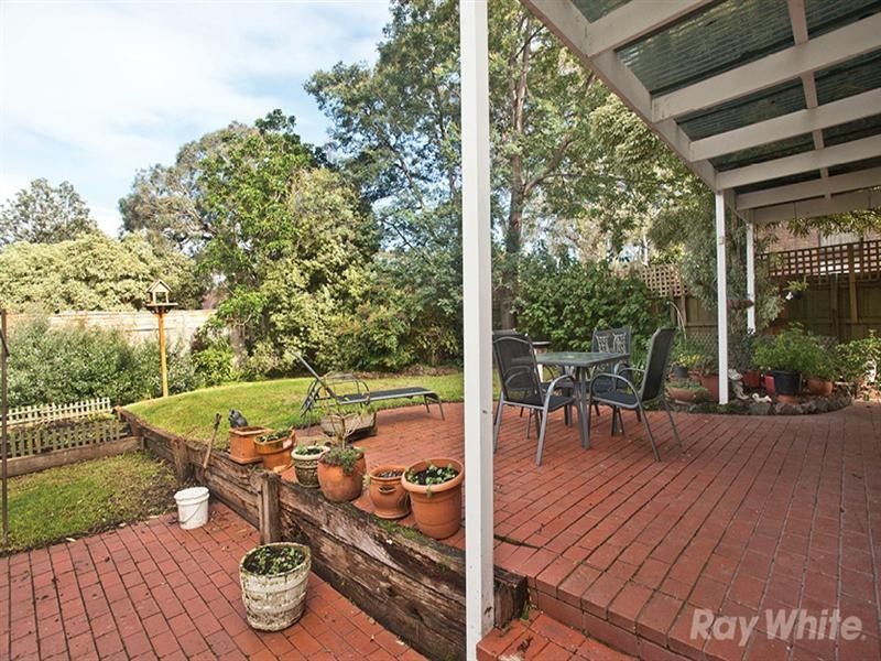 22 Hallows Street, Glen Waverley VIC 3150