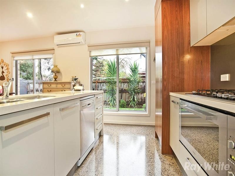 2/22 Hansworth Street, Mulgrave VIC 3170