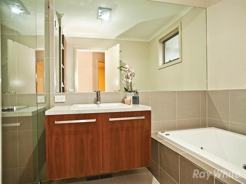2/22 Hansworth Street, Mulgrave VIC 3170