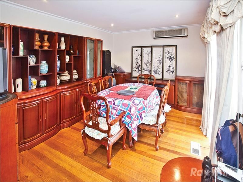 33 Winston Street, Glen Waverley VIC 3150