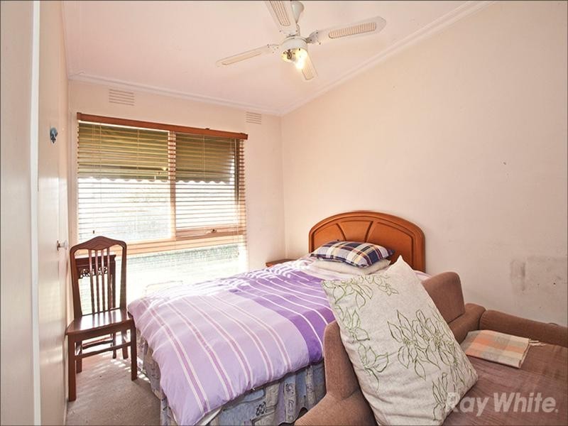 33 Winston Street, Glen Waverley VIC 3150
