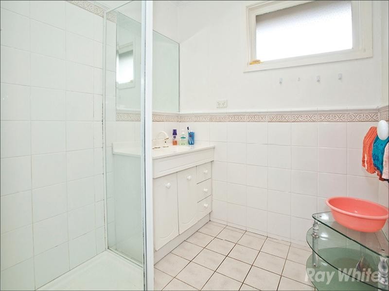 33 Winston Street, Glen Waverley VIC 3150