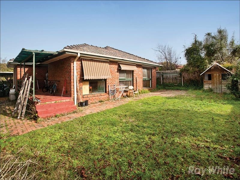 33 Winston Street, Glen Waverley VIC 3150