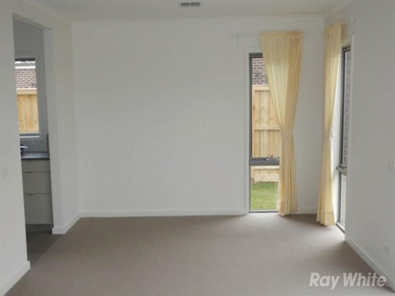 34 Grove Way, Wantirna South VIC 3152