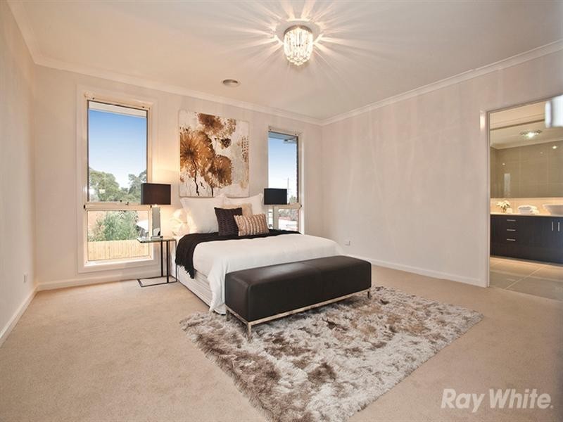 32 Vermont Street, Glen Waverley VIC 3150