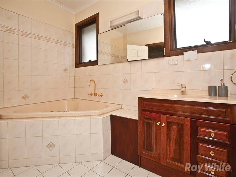 7 Strickland Drive, Wheelers Hill VIC 3150