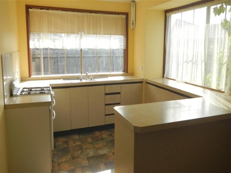 6 Chester Drive, Hampton Park VIC 3976