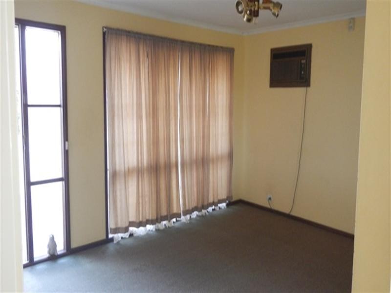 6 Chester Drive, Hampton Park VIC 3976