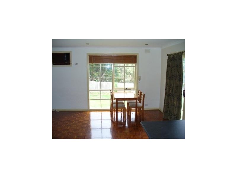 10 Kenross Drive, Wheelers Hill VIC 3150