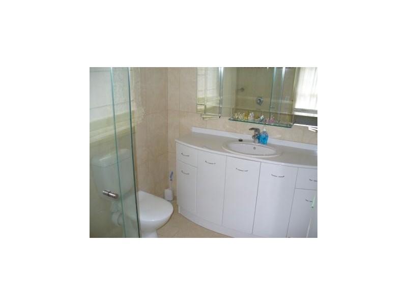 10 Kenross Drive, Wheelers Hill VIC 3150