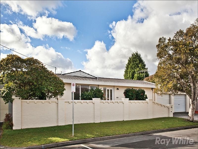 2/108 Blackburn Road, Doncaster East VIC 3109