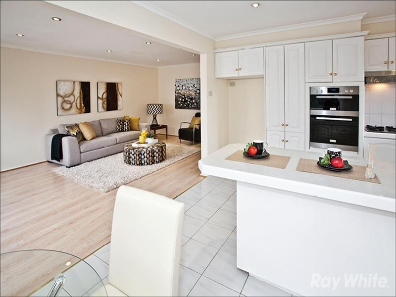 2/108 Blackburn Road, Doncaster East VIC 3109