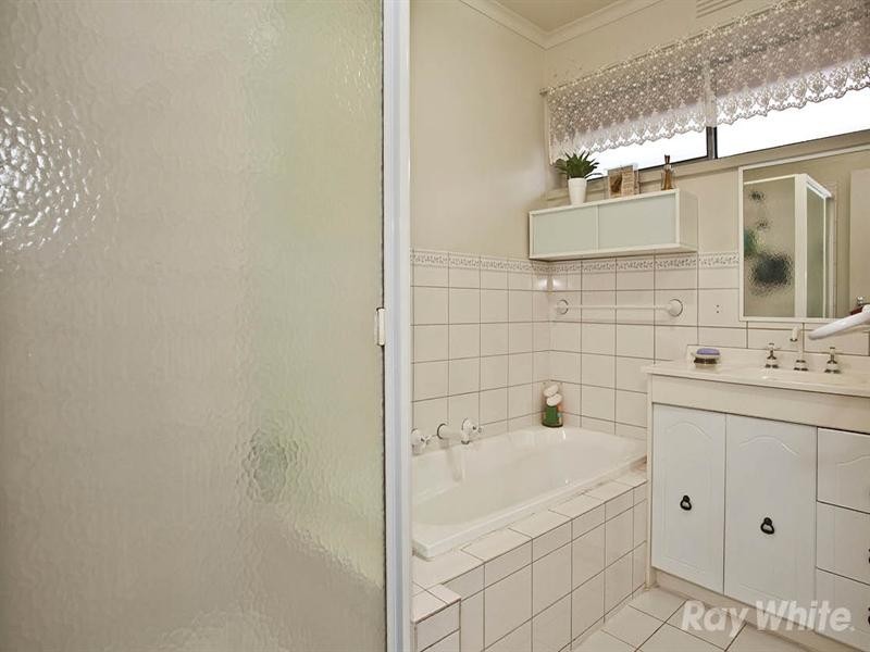 25 Huxley Avenue, Mulgrave VIC 3170