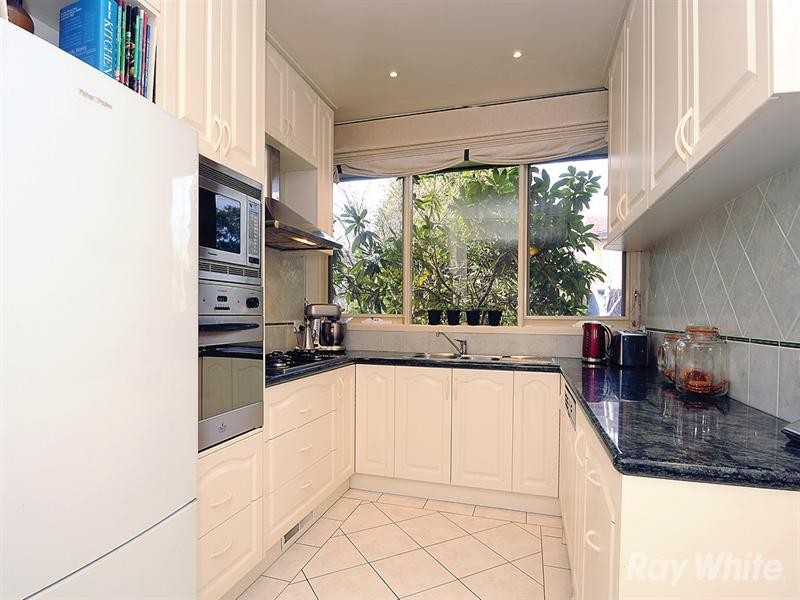 18 Stableford Avenue, Glen Waverley VIC 3150